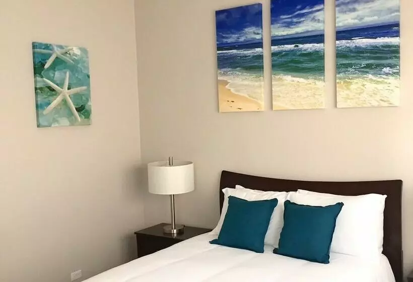 ホテル Paraquet Apartments