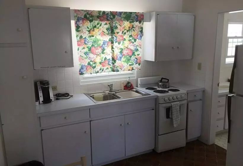 ホテル Paraquet Apartments