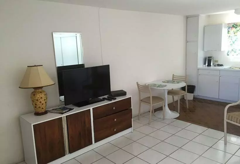 ホテル Paraquet Apartments