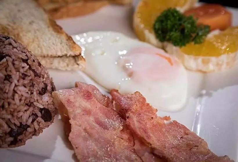 هتل Plaza Guanacaste