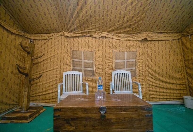 בית מלון כפרי The Captain Desert Camp