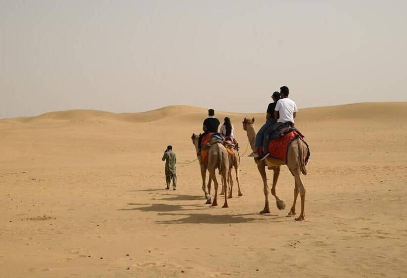 בית מלון כפרי The Captain Desert Camp