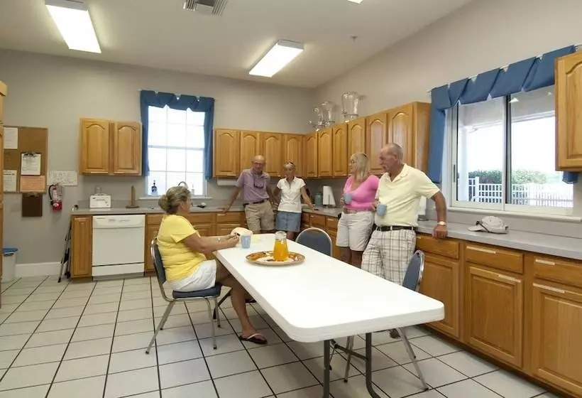 Majestic Oaks Rv Resort