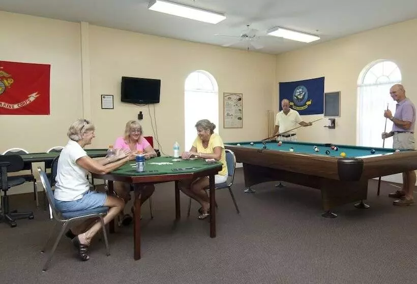 Majestic Oaks Rv Resort