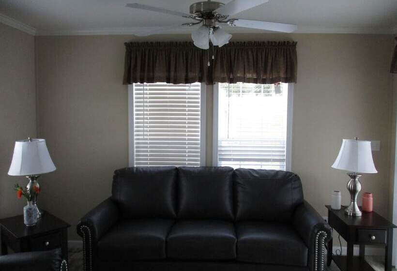 Majestic Oaks Rv Resort