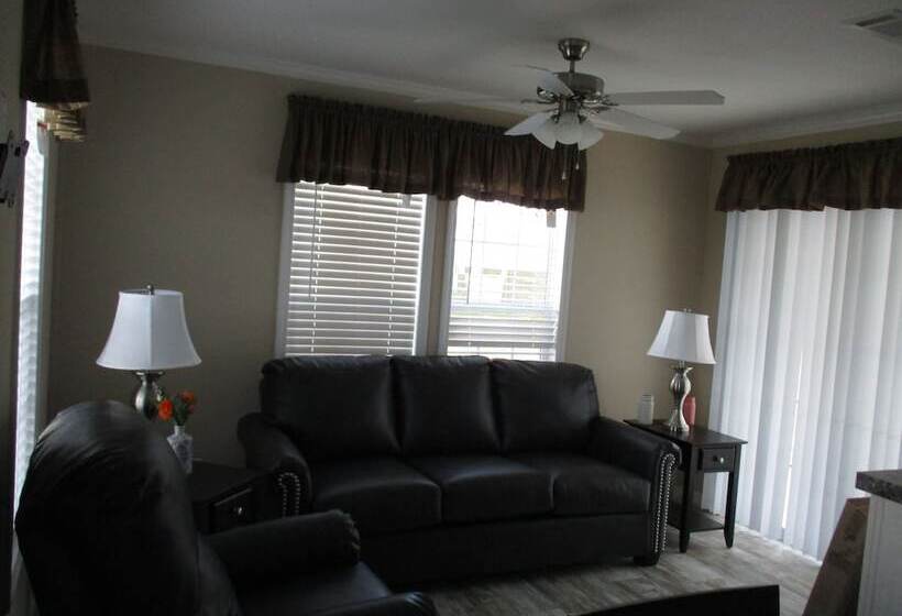 Majestic Oaks Rv Resort