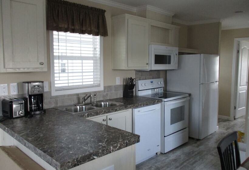 Majestic Oaks Rv Resort