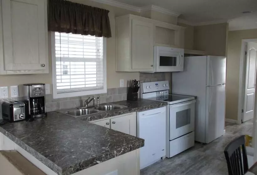 Majestic Oaks Rv Resort