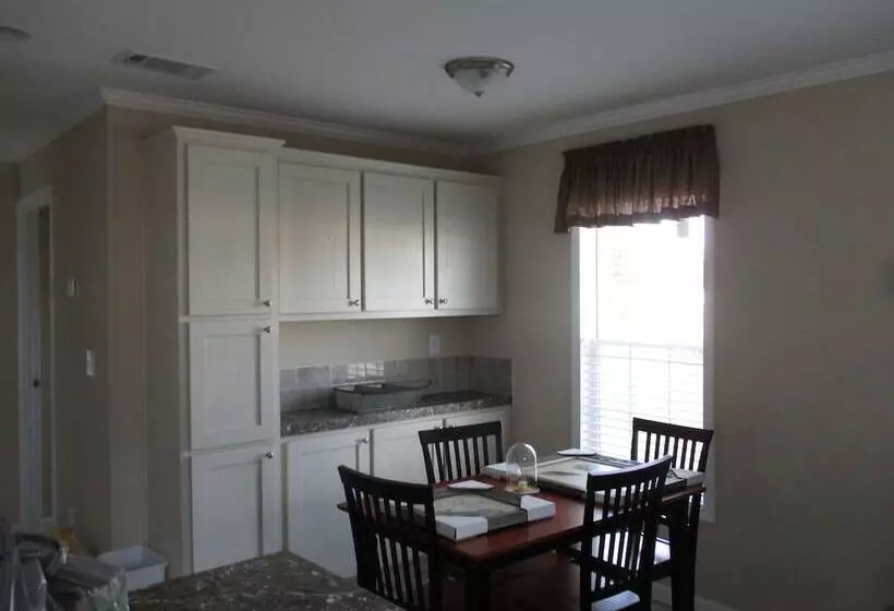 Majestic Oaks Rv Resort