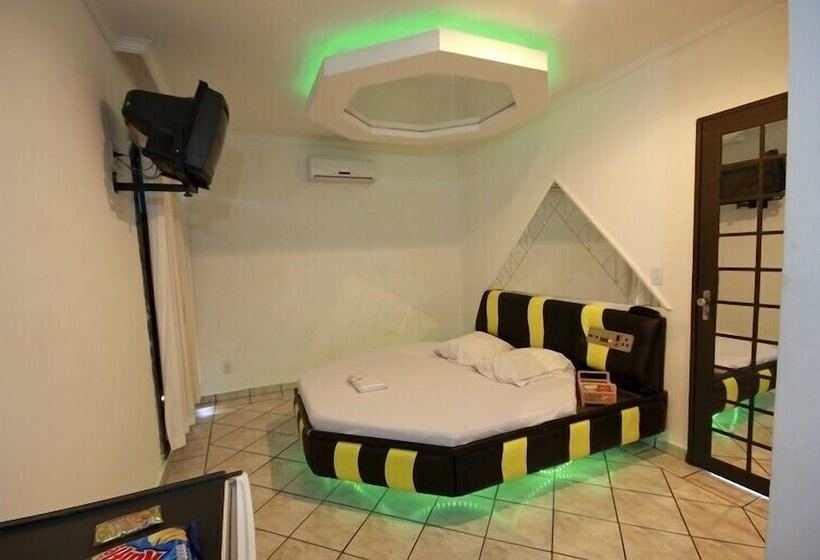 Motel Xanadú Adults Only