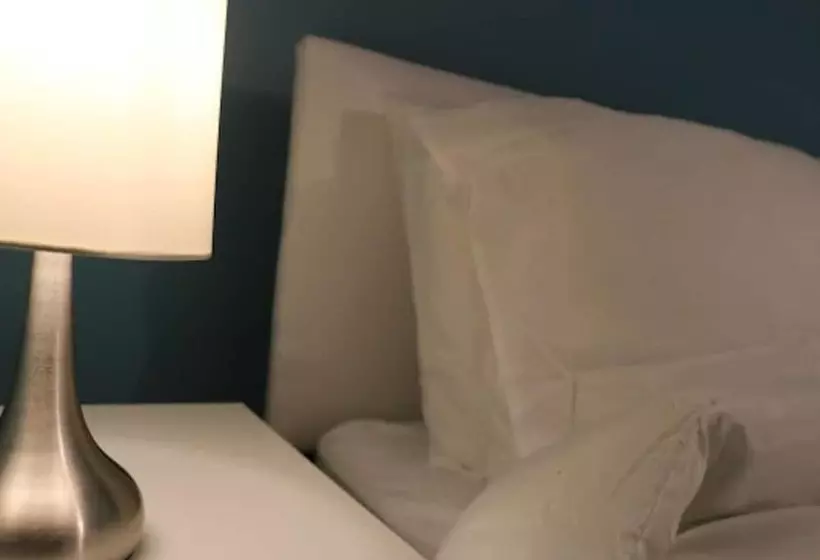 اقامتگاه 12 Guests 5 Bedroom House In Central Birmingham
