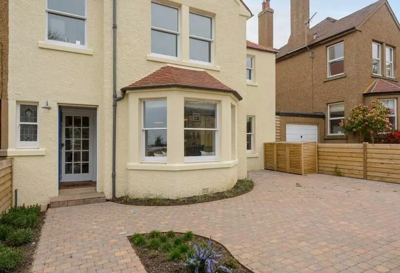 Residenssi Marine House   4 Bedrooms