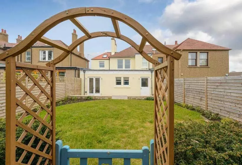 Residenssi Marine House   4 Bedrooms