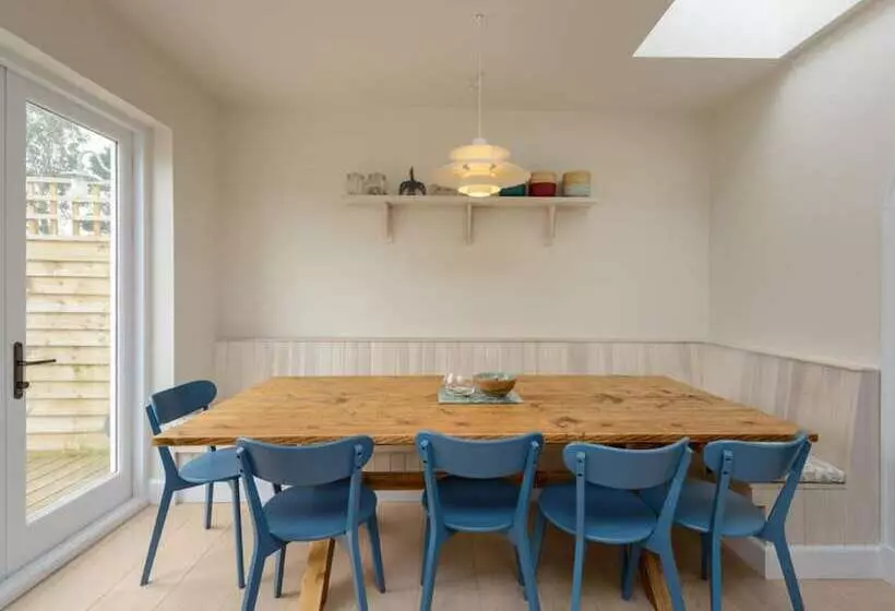 Residenssi Marine House   4 Bedrooms