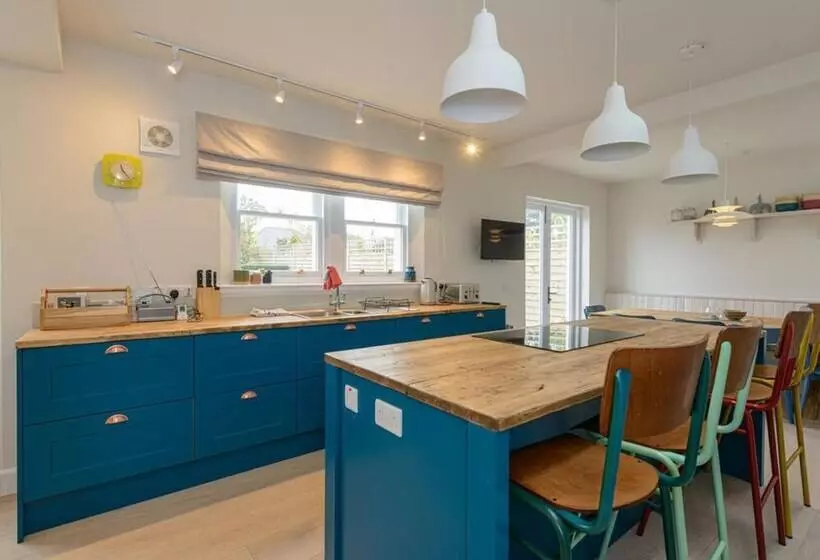 Residenssi Marine House   4 Bedrooms