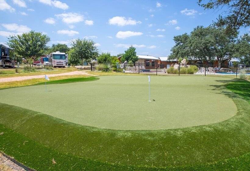 Sun Outdoors Lake Travis