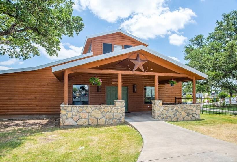 Sun Outdoors Lake Travis