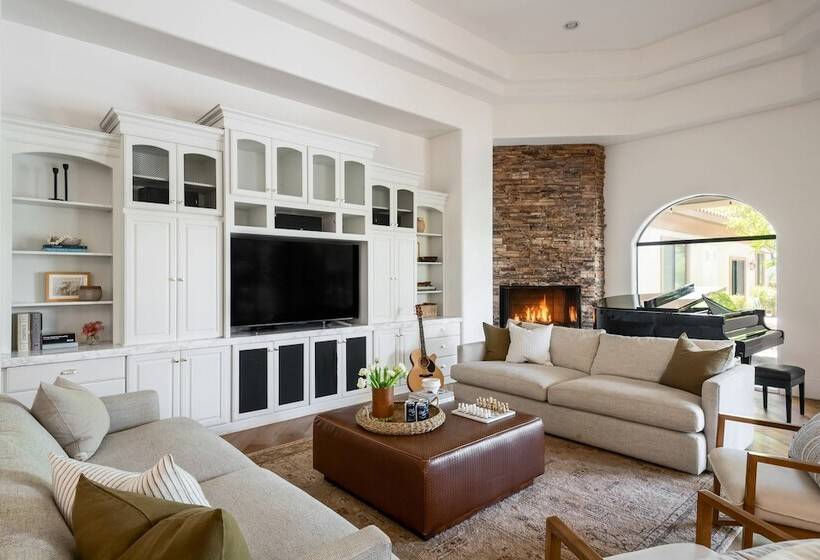 Villa Verbena By Avantstay Expansive Estate W/ B Ball Court, Pool/spa & Entertainer S Yard