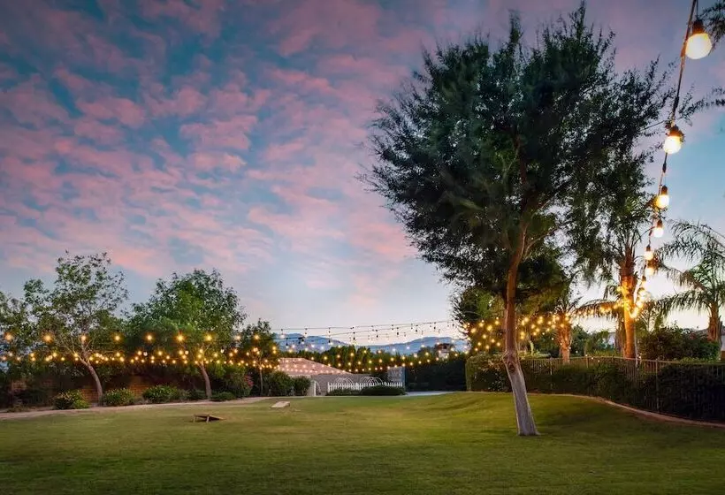 Villa Verbena By Avantstay Expansive Estate W/ B Ball Court, Pool/spa & Entertainer S Yard