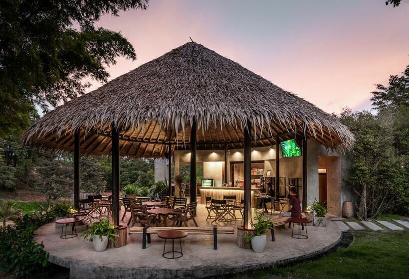 בית מלון כפרי Phapok Eco Resort