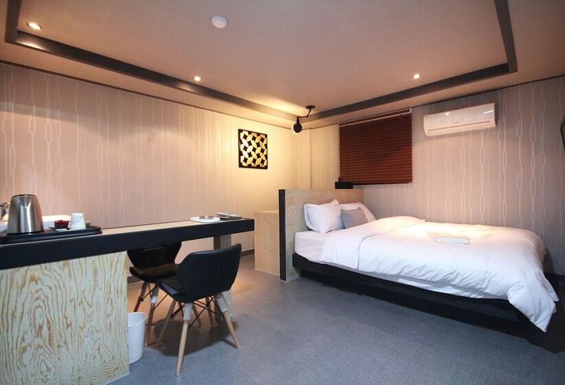 مُتل Busan Yeonsandong Waba