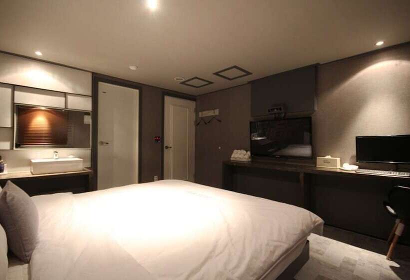 مُتل Busan Yeonsandong Waba