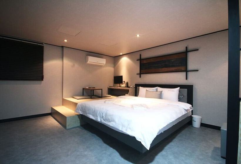 مُتل Busan Yeonsandong Waba