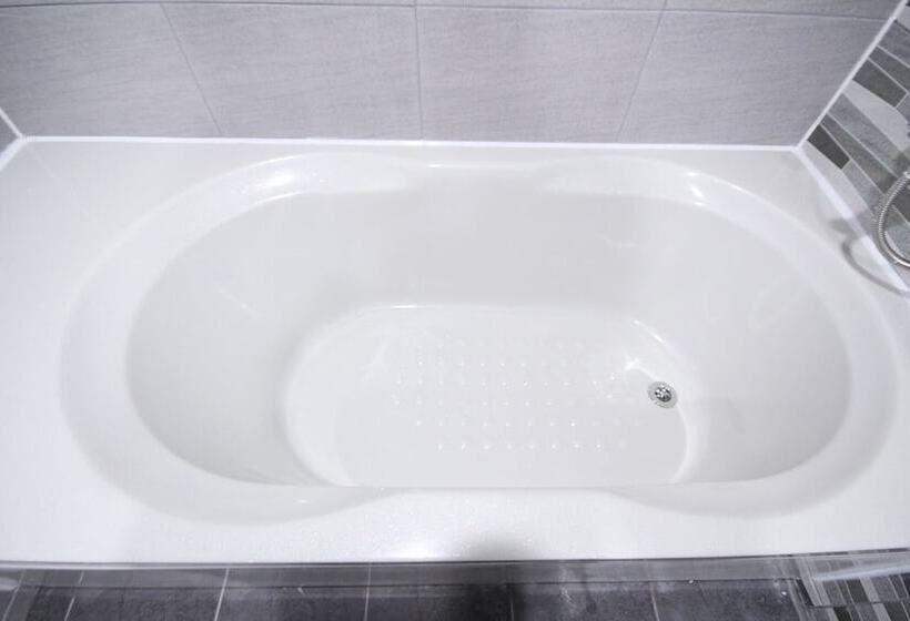 مُتل Busan Yeonsandong Waba