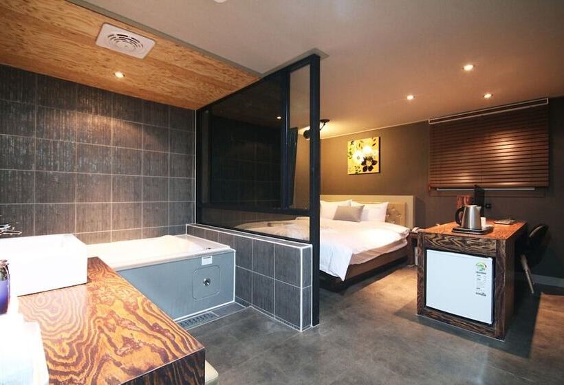 مُتل Busan Yeonsandong Waba