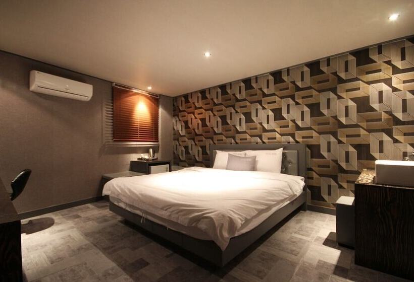 مُتل Busan Yeonsandong Waba