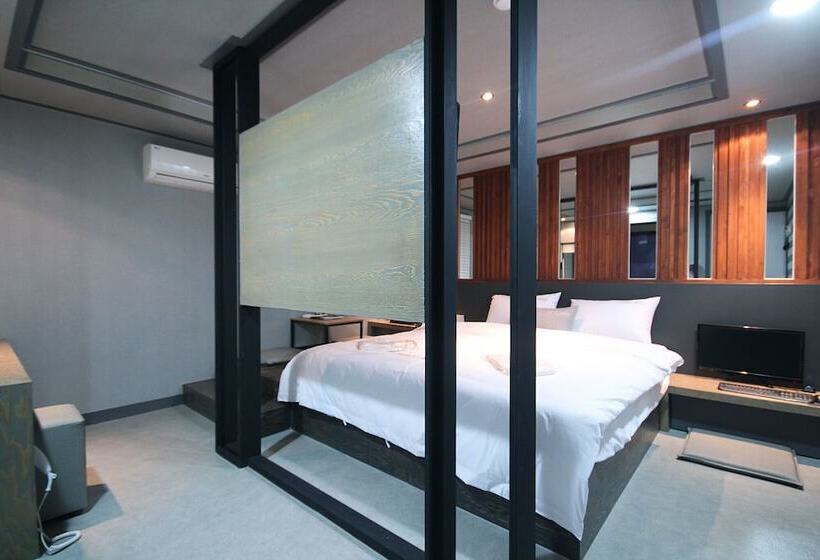 مُتل Busan Yeonsandong Waba