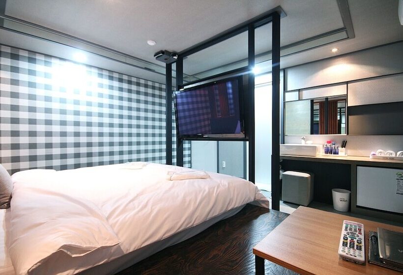 مُتل Busan Yeonsandong Waba