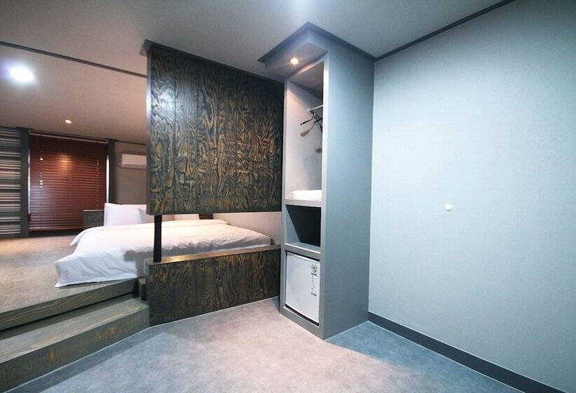 مُتل Busan Yeonsandong Waba