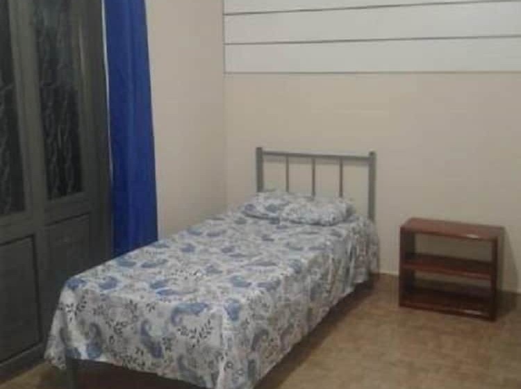 פנסיון Hostel Central Jandira