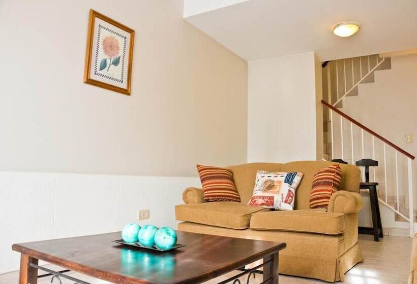 Hotel Complejo La Lucila