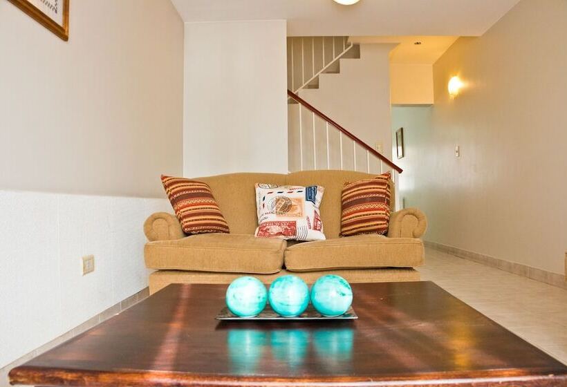 Hotel Complejo La Lucila