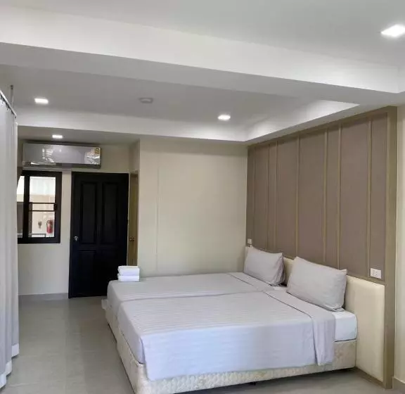 هتل The Shade Residence