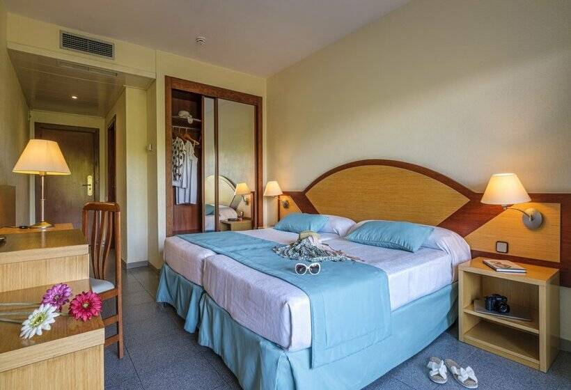 هتل Estival Park Silmar