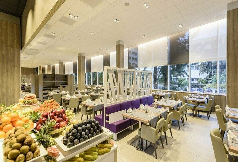 هتل Estival Park Silmar