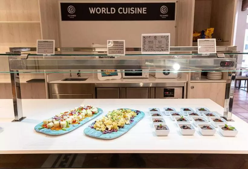 ホテル Estival Park Marena