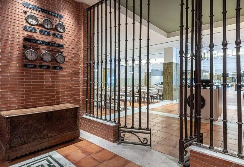 ホテル Estival Park Marena