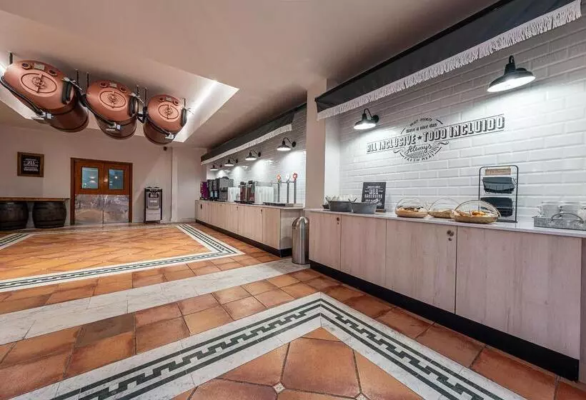 ホテル Estival Park Marena