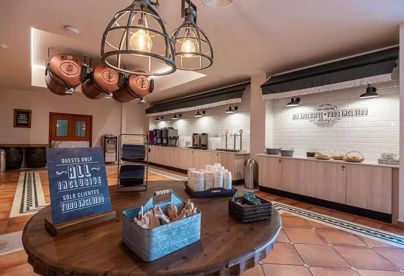 ホテル Estival Park Marena