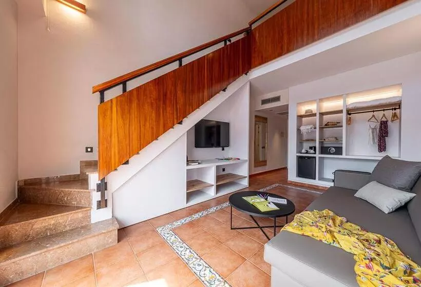 ホテル Estival Park Marena