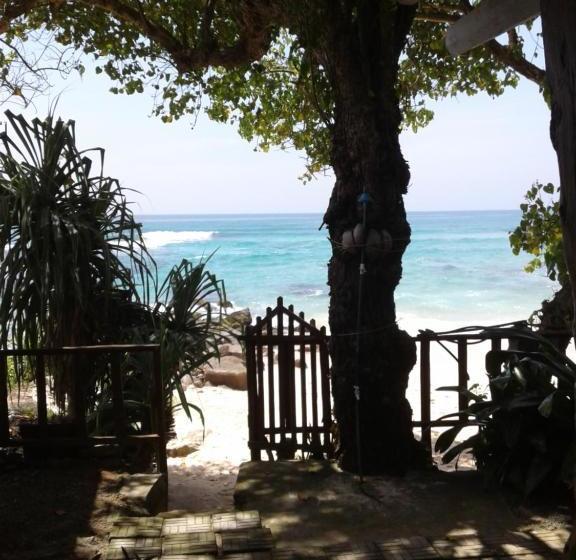 צימר Sea Front Villa