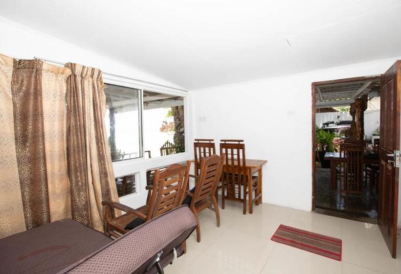 צימר Sea Front Villa