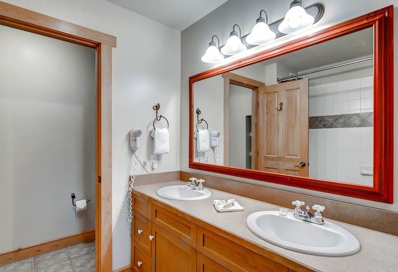 Copper Springs At East Village By Copper Mountain Lodging