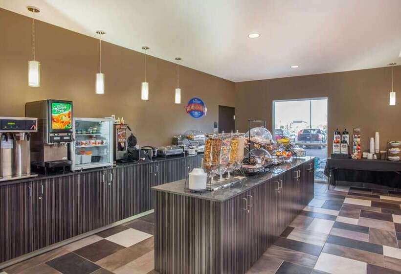 هتل Baymont By Wyndham Grand Forks