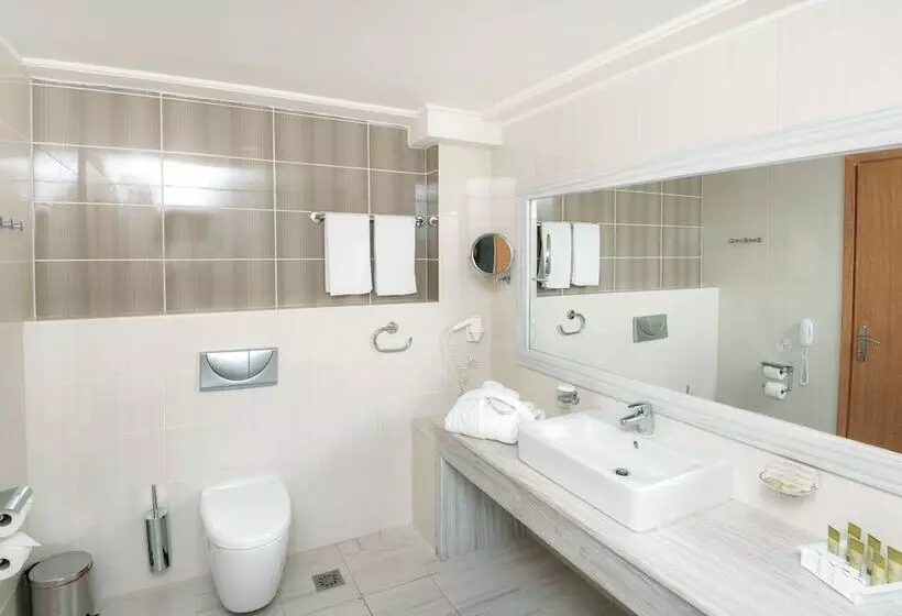 هتل Grand Blue Beach