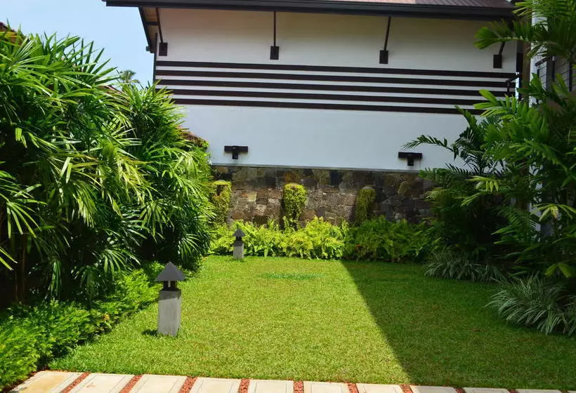 Отель Nature Trails Boutique